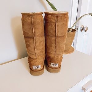 Tall Ugg Boots // Size 6